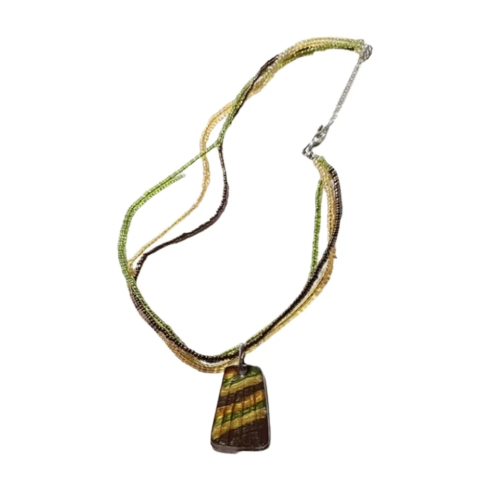 🙋 10/$20. Multicolor Beaded Necklace w/ Pendant